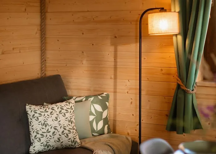 Sudecka Przystan Lodge *